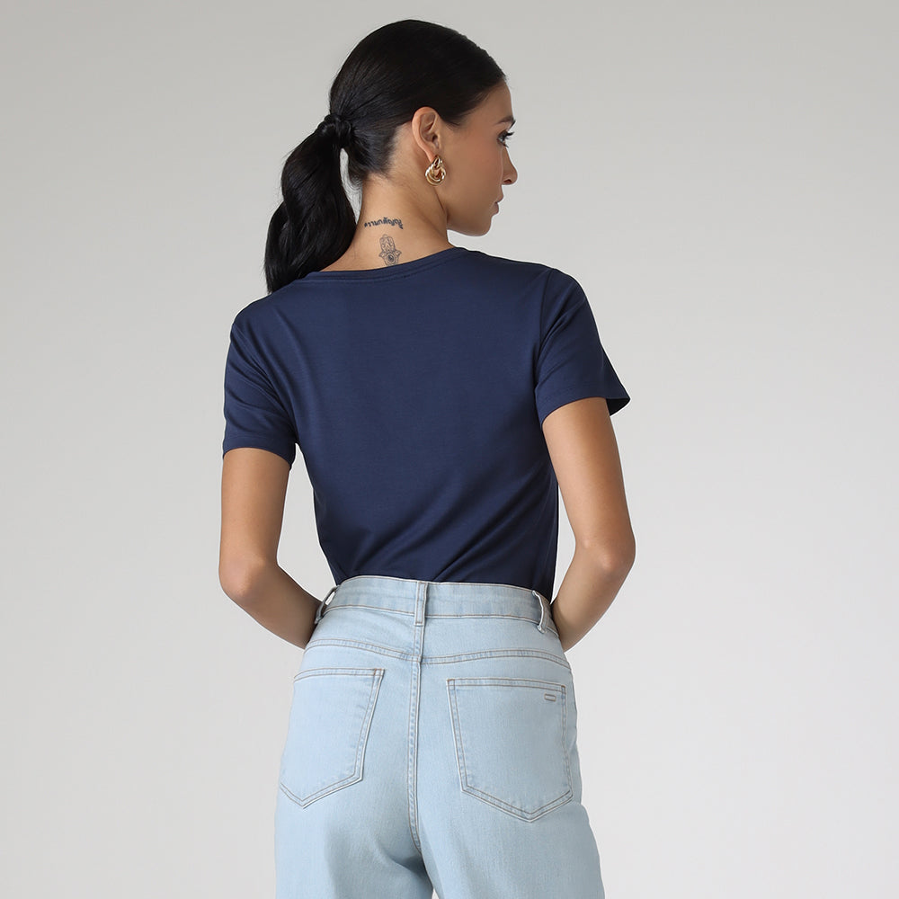 Camiseta Modal Gola V Feminina | Travel Collection - Azul Marinho